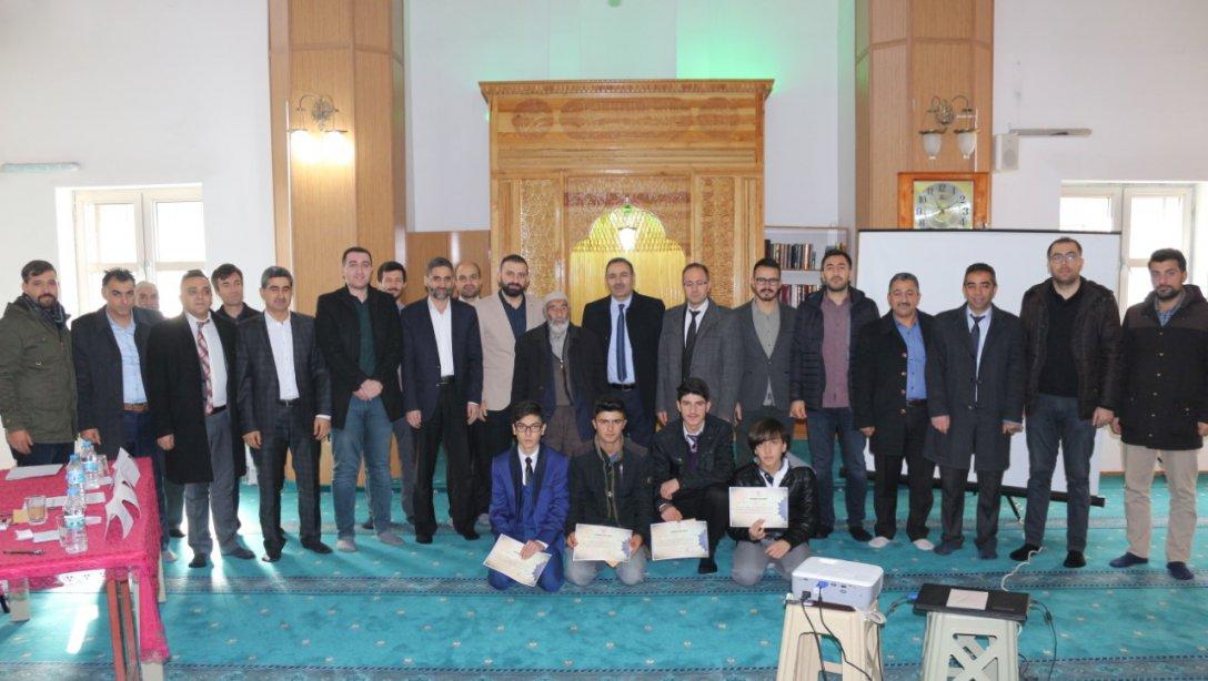 Din Öğretimi Genel Müdürlüğü'nün Iğdır genelinde düzenlediği İmam Hatip Liseleri erkek öğrenciler arası Genç Sadâ Kur'an-ı Kerim'i Güzel Okuma Yarışması neticelendi.