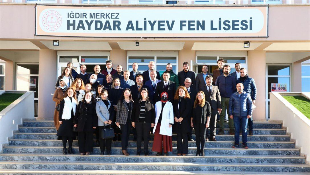 Valimiz Sn. H. Engin SARIİBRAHİM, okul ziyaretleri kapsamında Haydar Aliyev Fen Lisesini ziyaret etti.