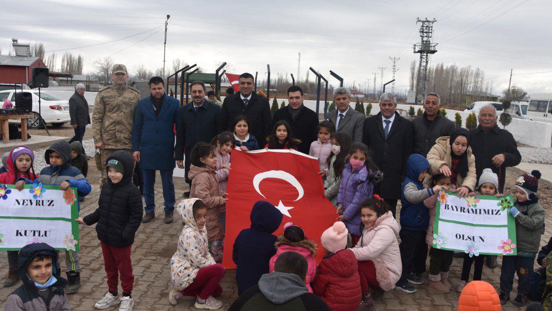 Milli Eğitim Müdürümüz Sn. Servet CANLI, Nevruz Bayramı kapsamında Karakoyunlu Koçkıran Şehit Er Turgay Erol İlkokulunda düzenlenen etkinliğe katıldı.