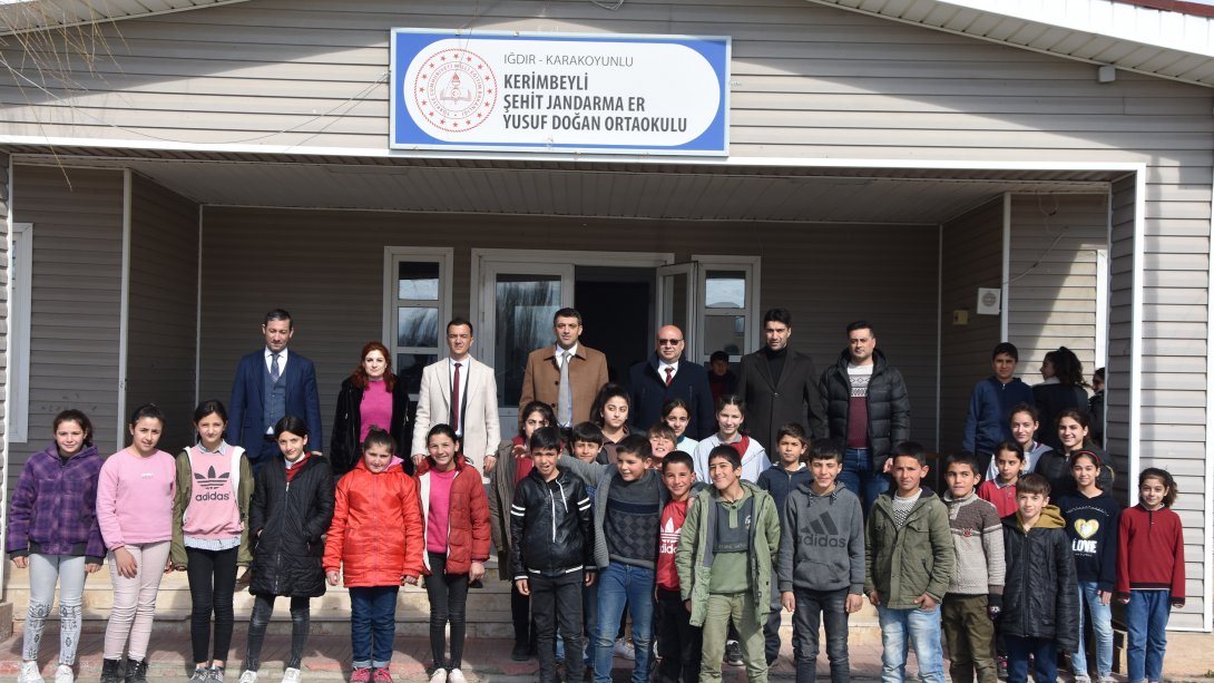 Milli Eğitim Müdürümüz Sn. Servet CANLI, Kerimbeyli Şehit Jandarma Er Yusuf Doğan Ortaokulunu ziyaret etti.