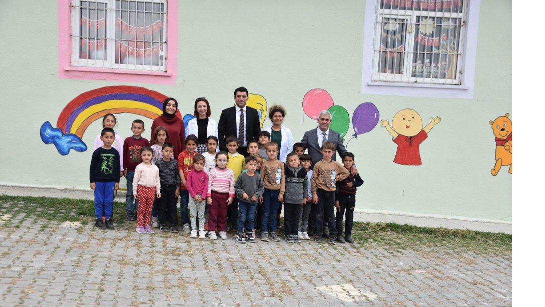 Milli Eğitim Müdürümüz Sn. Servet CANLI, Kızılkule, Pınarbaşı, Mezra ve Taşlıca ilkokulları'nı ziyaret ederek idareci, öğretmen ve öğrencilerle bir araya gelerek sohbet etti.
