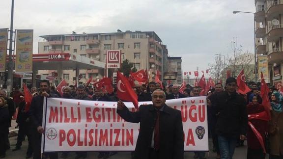 Milli Eğitim Müdürlüğü  İstanbul şehitleri için yürüdü           