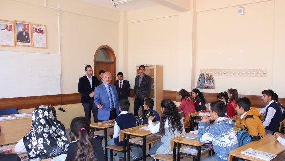  Milli Eğitim Müdürü Hakan Cırıt, okulları ziyaret etti        