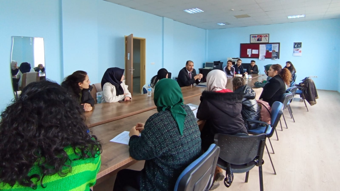 Iğdır İl Milli Eğitim Müdürümüz Sayın Aziz Gün, Mehmet Akif Ersoy Ortaokulu ve Iğdır Özel Eğitim Meslek Okulu'nu ziyaret etti. 